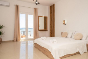 C'est La Vie Rooms and Suites